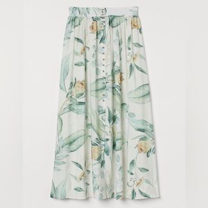 H&M ankle length skirt with tag still on